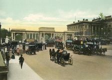 Hyde Park Corner c1900s. Creator: Eyre & Spottiswoode