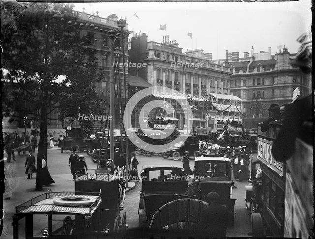 Hyde Park Corner, City of Westminster, London, 1911. Creator: Katherine Jean Macfee.