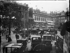 Hyde Park Corner, City of Westminster, London, 1911. Creator: Katherine Jean Macfee