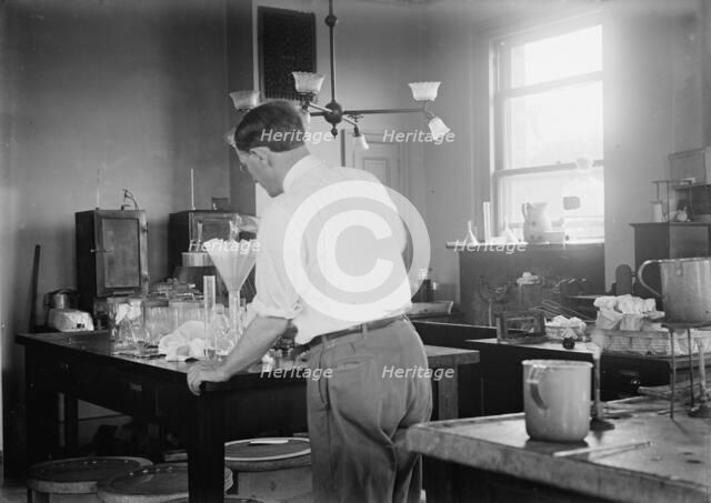 Hygiene Laboratory, 1913. Creator: Harris & Ewing.