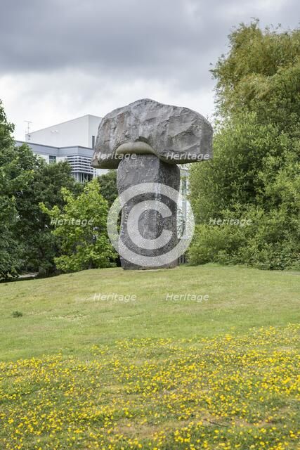 'Hymn', sculpture by Stephen Cox, University of Kent, Canterbury, Kent, 2015. Artist: Steven Baker.
