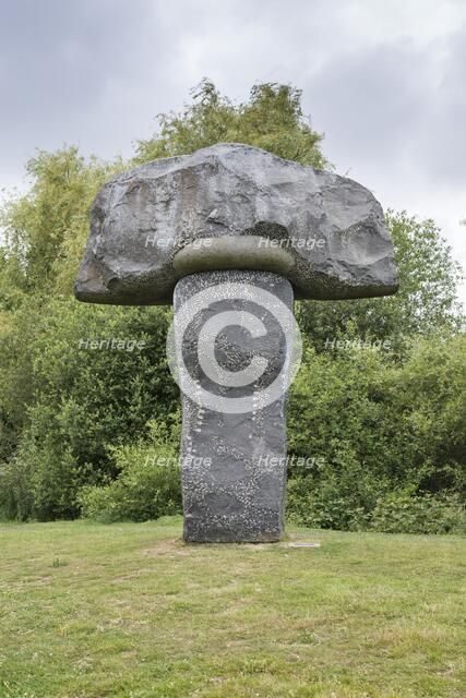 'Hymn', sculpture by Stephen Cox, University of Kent, Canterbury, Kent, 2015. Artist: Steven Baker.