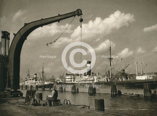 'Im Hamburger Hafen - (In Hamburg Harbour)', 1931. Artist: Kurt Hielscher.