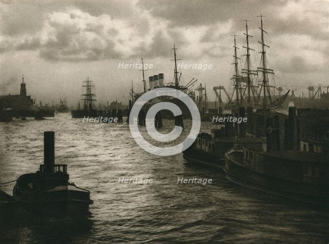 'Im Hamburger Hafen - (In Hamburg Harbour)', 1931. Artist: Kurt Hielscher.