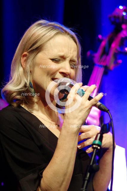 Imogen Ryall, Ropetackle Arts Centre, Shoreham, West Sussex, Jan 2016. Artist: Brian O'Connor.