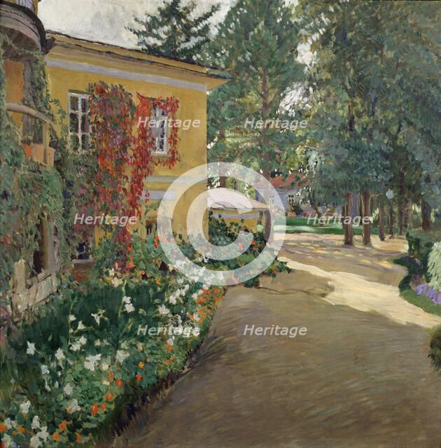 In a country estate, 1910. Artist: Vinogradov, Sergei Arsenyevich (1869-1938)