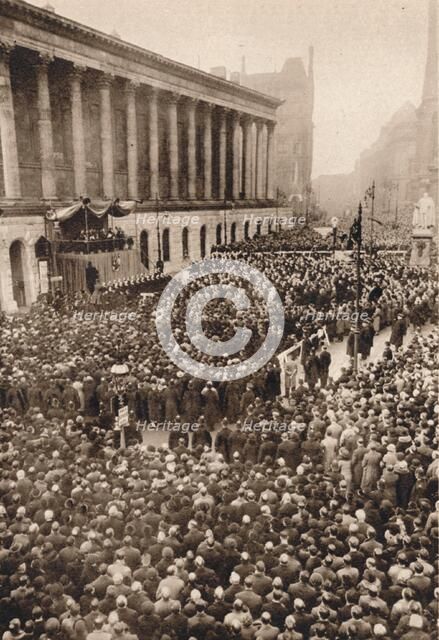 'In Birmingham: King Edward VIII. proclaimed in the second largest city in England', 1936. Artist: Unknown.