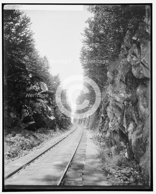 In summit cut, Green Mountains, between 1900 and 1906. Creator: Unknown.