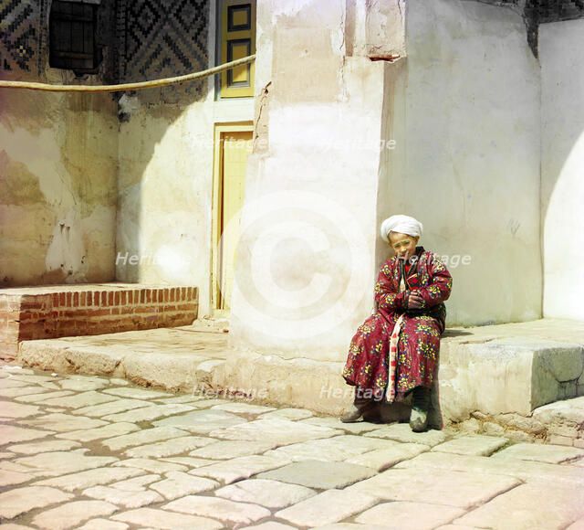 In the court of Shir-Dor mosque, Samarkand, between 1905 and 1915. Creator: Sergey Mikhaylovich Prokudin-Gorsky.