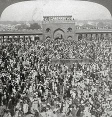 In the Court of the Jumma Mosque, Delhi, India, 1903. Artist: Underwood & Underwood