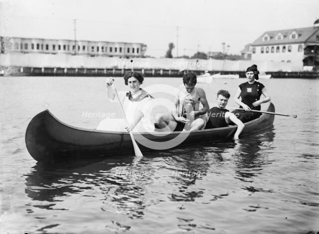 In the good old summertime. [canoe], between c1910 and c1915. Creator: Bain News Service.