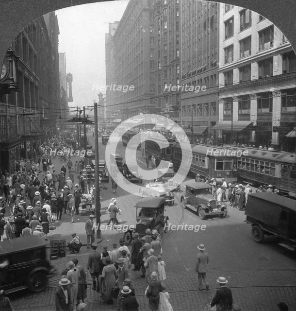 In the heart of the shopping district on State Street, Chicago, Illinois, USA, early 20th century. Artist: Keystone View Company