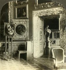 In the Pitti Palace - Raphael's Madonna of the Chair, Florence, Italy c1909. Creator: Unknown