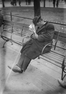 In Union Sq., between c1910 and c1915. Creator: Bain News Service