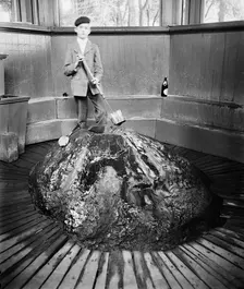 Interior, High Rock Spring, Saratoga, N.Y., between 1900 and 1906. Creator: Unknown