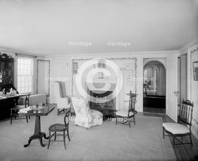 Interior, living room, New York City, between 1900 and 1910. Creator: Unknown.