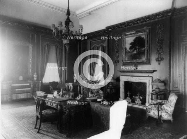 Interior view of Mrs. Hamilton Rice home in Newport, Rhode Island, with..., between 1917 and 1927. Creator: Frances Benjamin Johnston.