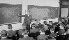 Internat'l law class, Columbia, 1918. Creator: Bain News Service