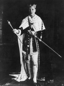 Investiture of Prince Edward as Prince of Wales, Caernarfon, 1911. Creator: Unknown