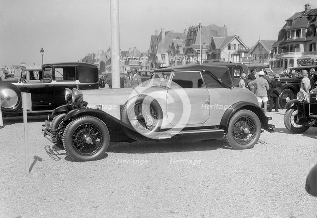 Invicta 2-door drophead coupe at the Boulogne Motor Week, France, 1928. Artist: Bill Brunell.
