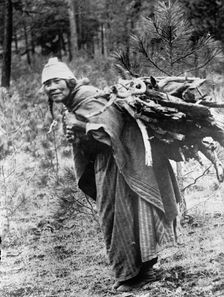 Indians, American Medicine Woman, or No-Ah-Tuh, 1913. Creator: Harris & Ewing