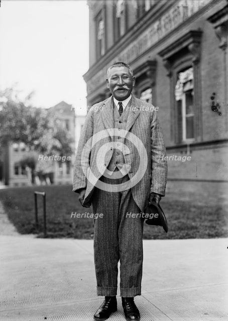 Indians, American - Spo Pee, 1913. Creator: Harris & Ewing.