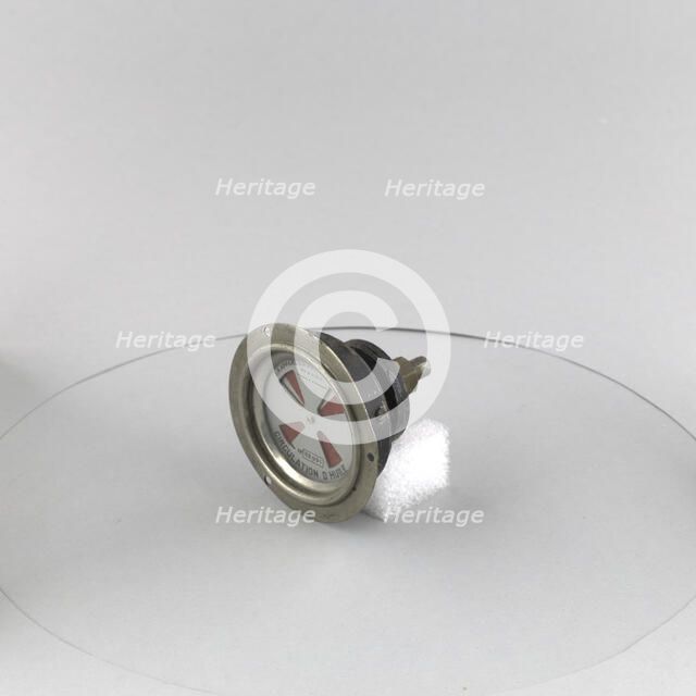 Indicator, Oil Pressure, ca. 1918. Creator: J. E. Malivert S.A..