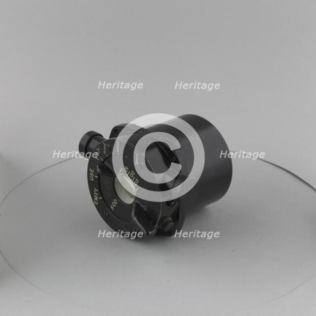 Indicator, Carbon Monoxide, 1943.. Creator: Cambridge Instrument Company.