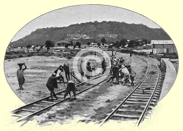 ''Indigenes travaillant au chemin de fer de la Nigeria du Nord; L'Ouest Africain', 1914. Creator: Unknown.