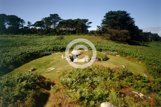 Innisidgen Burial Chamber, St Mary's, Isles of Scilly, Cornwall, 2010. Creator: Historic England Staff Photographer.