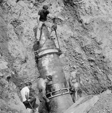 Installing the Barlaston pipeline, Staffordshire, 10/06/1970. Creator: John Laing plc