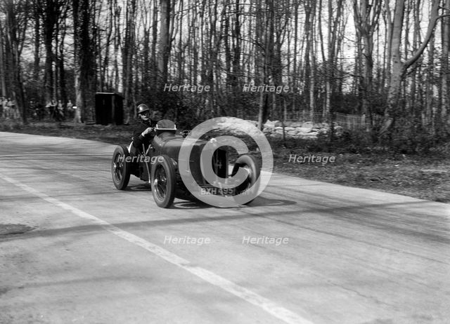 Ian Connell's Vale Special racing at Donington Park, Leicestershire, 1935. Artist: Bill Brunell.