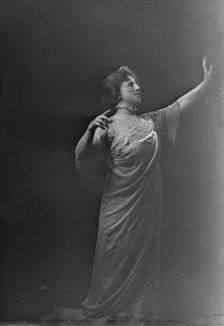 Ida Benley Judd, portrait photograph, 1919 Sept. 4. Creator: Arnold Genthe