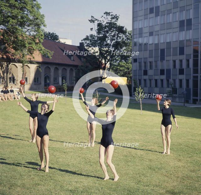Idlaflickorna (The Ernst Idla Girls), famous Swedish rhythmic gymnastics group. Artist: Göran Algård