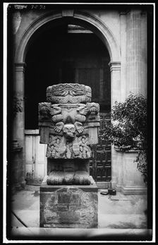 Idol, Teoyaomiqui i.e. Coatlicue, between 1880 and 1897. Creator: William H. Jackson