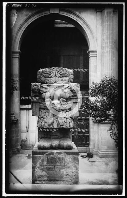 Idol, Teoyaomiqui i.e. Coatlicue, between 1880 and 1897. Creator: William H. Jackson.
