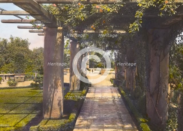 "Il Paradiso," Mrs. Dudley Peter Allen house, 1188 Hillcrest Avenue, Oak Knoll, Pasadena, CA, 1917. Creator: Frances Benjamin Johnston.