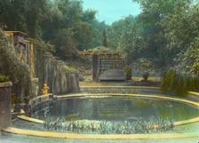 "Il Paradiso," Mrs. Dudley Peter Allen house, 1188 Hillcrest Avenue, Oak Knoll, Pasadena, CA, 1917. Creator: Frances Benjamin Johnston