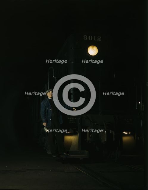 Illinois Central R.R., Chicago, Illinois, 1943. Creator: Jack Delano.