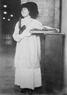 Irene Gibson, between c1910 and c1915. Creator: Bain News Service