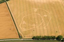 Iron Age double ditched enclosure crop mark, near South Wonston, Hampshire, 2015. Creator: Historic England