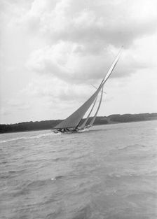Istria sailing close-hauled, 1912. Creator: Kirk & Sons of Cowes
