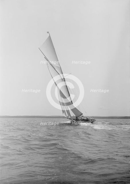 'Istria' viewed from lee quarter, reaching, 1912.  Creator: Kirk & Sons of Cowes.