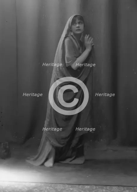 Isadora Duncan dancer, between 1915 and 1923. Creator: Arnold Genthe.