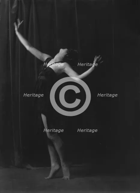 Isadora Duncan dancer, between 1915 and 1923. Creator: Arnold Genthe.