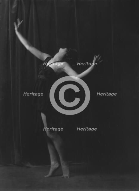 Isadora Duncan dancer, between 1915 and 1923. Creator: Arnold Genthe.