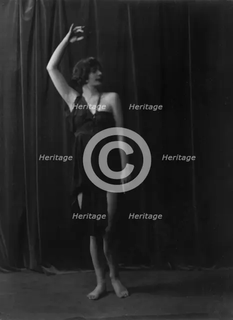 Isadora Duncan dancer, between 1915 and 1923. Creator: Arnold Genthe.