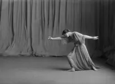 Isadora Duncan dancer, between 1915 and 1923. Creator: Arnold Genthe