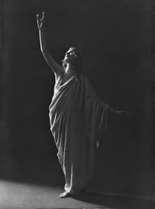 Isadora Duncan dancer, between 1915 and 1923. Creator: Arnold Genthe