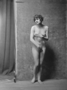Isadora Duncan dancer, between 1915 and 1923. Creator: Arnold Genthe